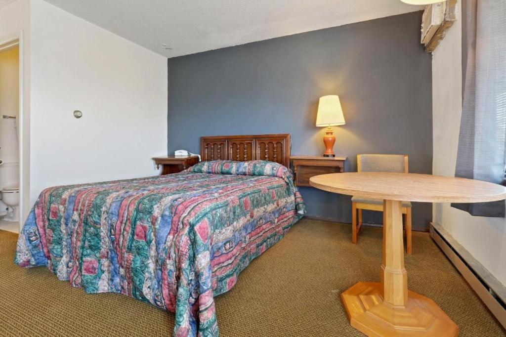Hotel O Oskaloosa - Hwy 63/92 Bagian luar foto